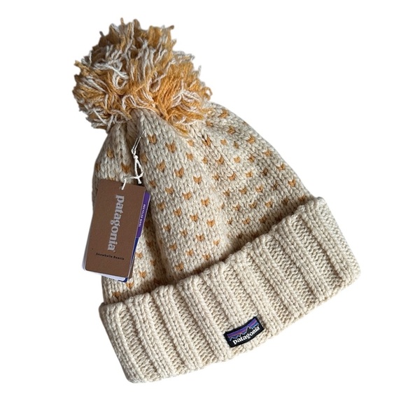 Patagonia Snowbelle Beanie Hat NWT Dotted Natural Wool Blend Fleece Lined Pom - Picture 1 of 8